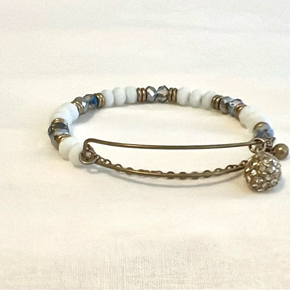 Beaded bangle with pave charm - Picture 2 of 8